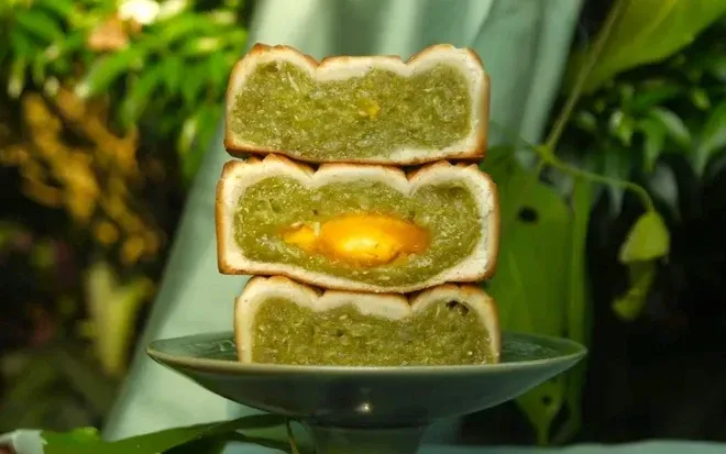 Bánh Trung thu nhân cốm xào dòng sản phẩm đã ra mắt từ năm 2021. Ảnh: Lam Yên.