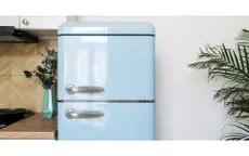 Làm sạch khe thông gió giúp tủ lạnh tiết kiệm điện và bền hơn