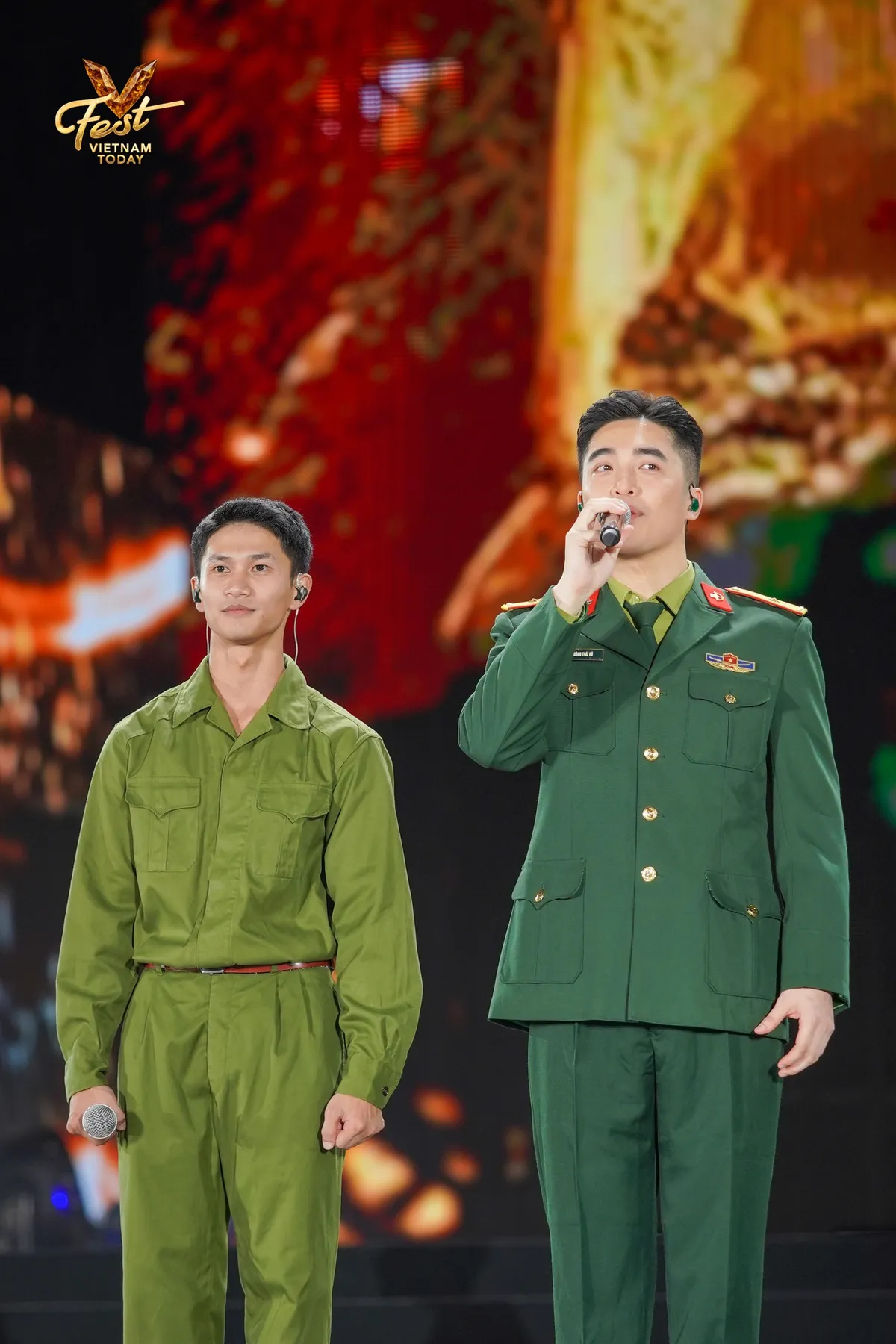 Trọn vẹn màn song ca 'Còn gì đẹp hơn' của Nguyễn Hùng và Vũ.- Ảnh 4.