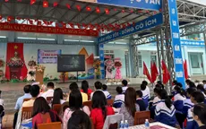 Học sinh vùng biên và cao nguyên rộn ràng khai giảng năm học mới