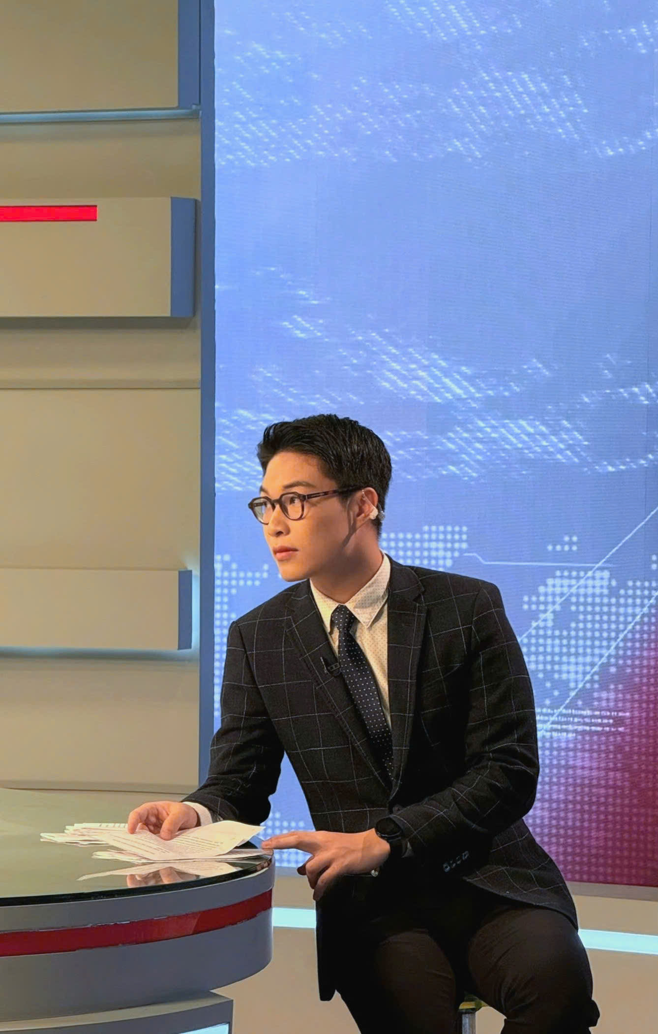 Nam MC 9.0 IELTS 'cực hút' trên kênh Vietnam Today - Ảnh 4.